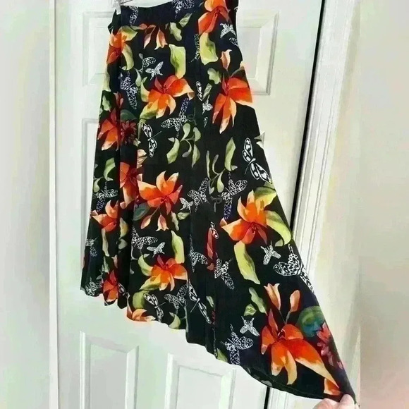 Soft Surroundings Womens
Midi Skirt‎ Size L Black
Colorful Floral Butterfly Zip - Picture 3 of 6